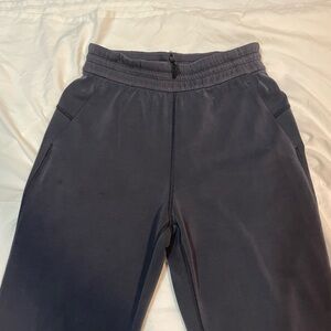 Lululemon Softstream regular length pants size 2 in black